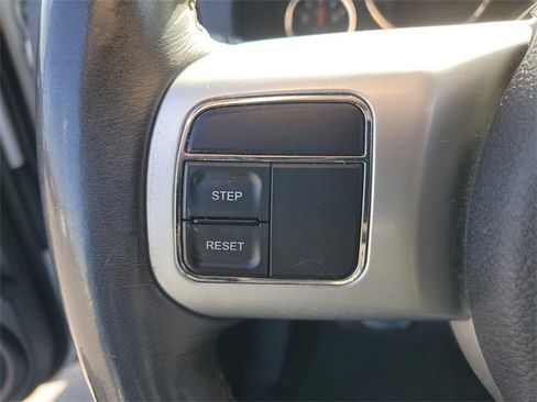 Used 2015 Jeep Compass High Altitude image 12