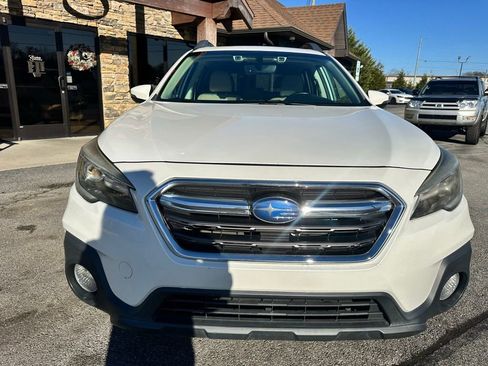 Used 2018 Subaru Outback 3.6R Limited image 11