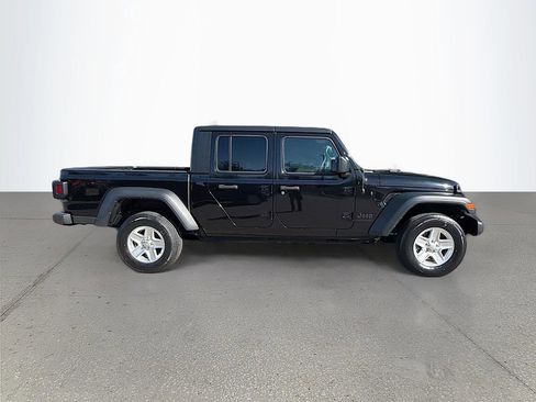 Used 2023 Jeep Gladiator Sport image 3