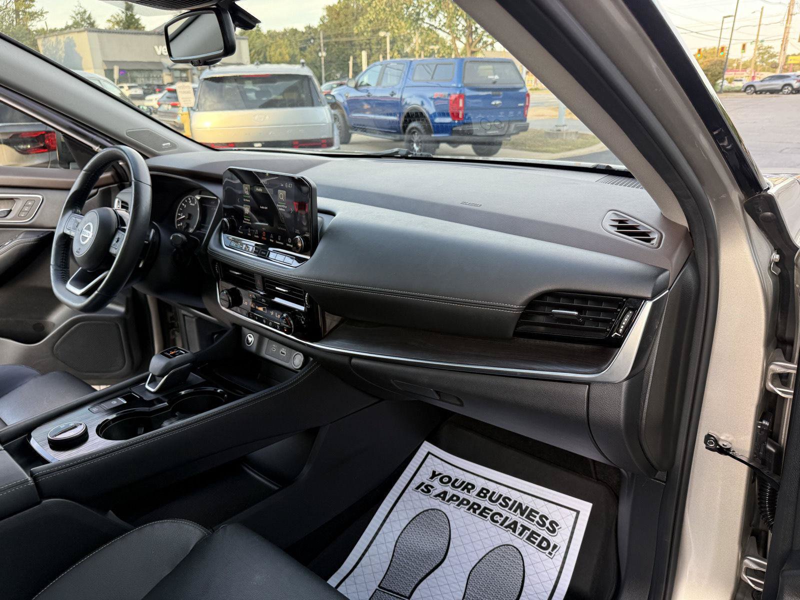 Used 2021 Nissan Rogue SL w/ Premium Package AWD/4WD image 16