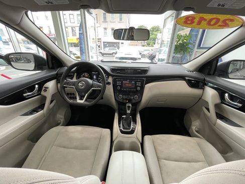 Used 2018 Nissan Rogue Sport SV AWD/4WD image 19