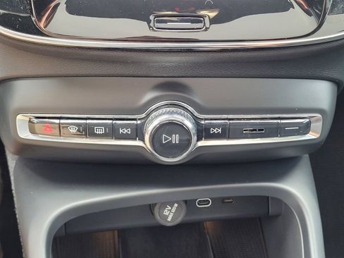 Used 2023 Volvo C40 P8 Recharge Plus AWD/4WD image 13