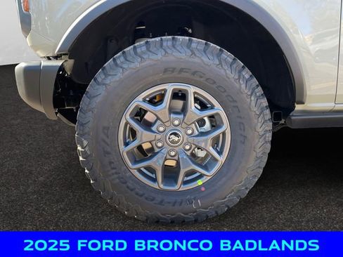 New 2025 Ford Bronco Badlands image 14