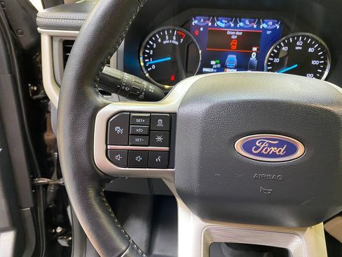 Used 2023 Ford Expedition XLT RWD image 34