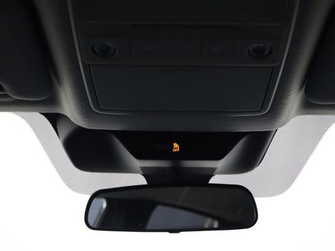 Used 2025 Nissan Kicks SR FWD image 23