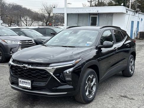 New 2026 Chevrolet Trax LT w/ Driver Confidence Package FWD image 5