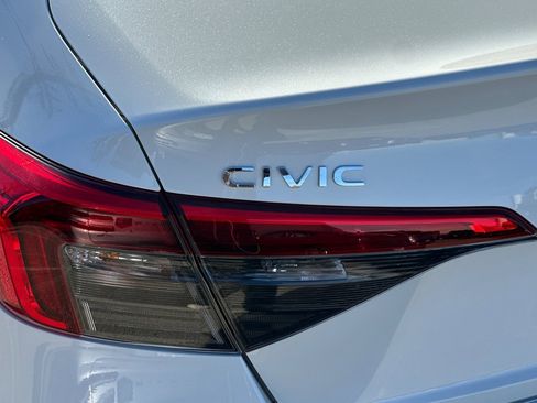 Used 2024 Honda Civic Touring image 27