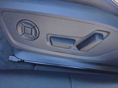 New 2025 Audi A6 e-tron Premium Plus image 23