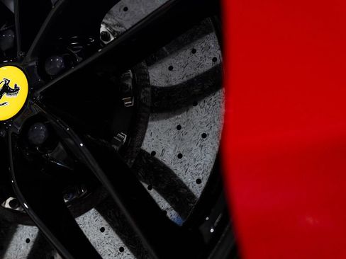 Used 2018 Ferrari 488 Spider RWD image 90