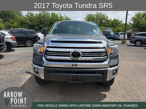 Used 2017 Toyota Tundra SR5 w/ SR5 Upgrade Package AWD/4WD image 2