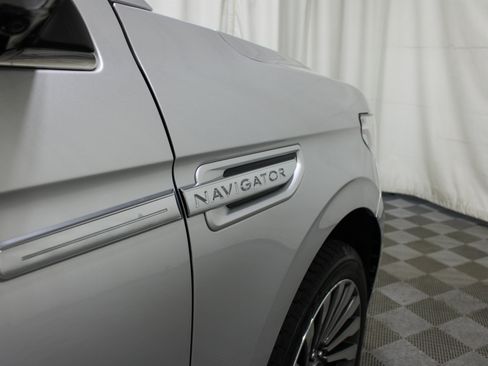 Used 2019 Lincoln Navigator L Reserve w/ Cargo Package AWD/4WD image 34