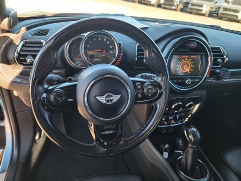 Used 2017 MINI Cooper Clubman S image 2