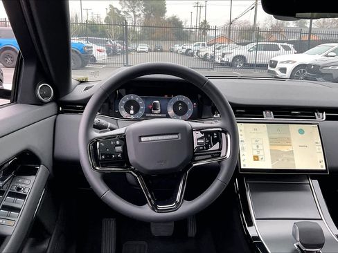 Used 2026 Land Rover Range Rover Evoque S image 8