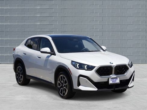 Used 2025 BMW X2 xDrive28i AWD/4WD image 1