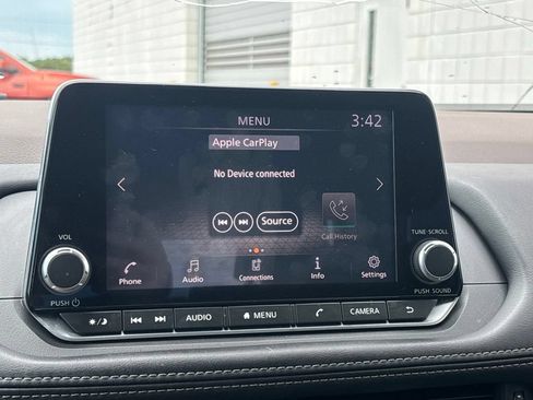 Used 2021 Nissan Rogue S FWD image 12