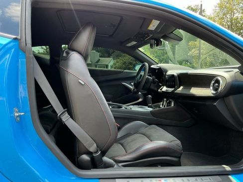 Used 2022 Chevrolet Camaro ZL1 RWD image 13