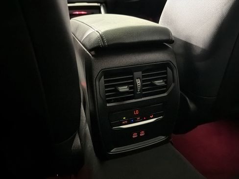 Certified 2024 BMW 330i Sedan w/ M Sport Package RWD image 31