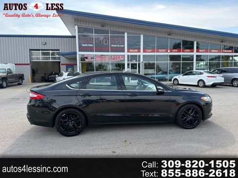 Used 2015 Ford Fusion SE FWD image 1