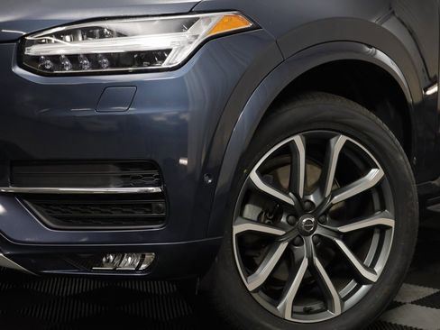 Used 2018 Volvo XC90 T5 Momentum w/ Convenience Package image 3