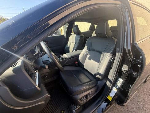 Used 2023 Toyota Crown AWD/4WD image 31