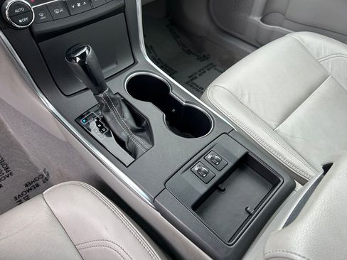 Used 2015 Toyota Camry XLE image 18