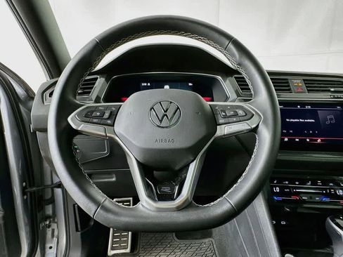 Used 2023 Volkswagen Tiguan SE R-Line AWD/4WD image 15
