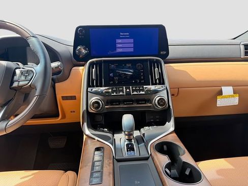 New 2026 Lexus LX 700h Luxury image 17