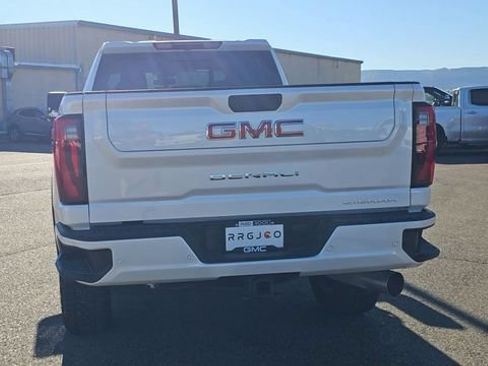 Used 2025 GMC Sierra 2500 Denali AWD/4WD image 8
