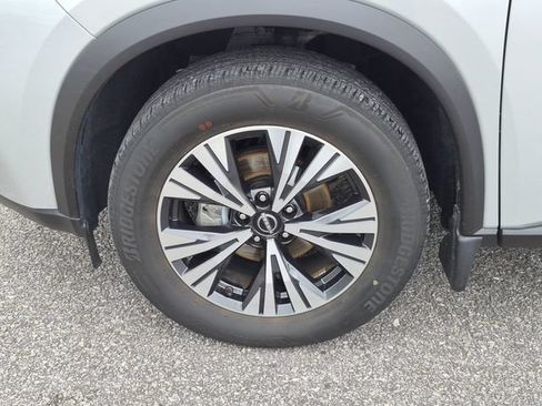 Used 2023 Nissan Rogue SV FWD image 11