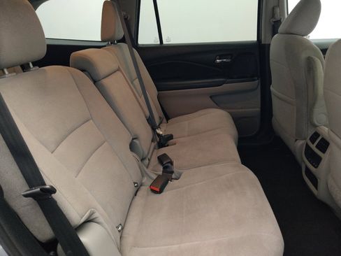 Used 2021 Honda Pilot EX image 19