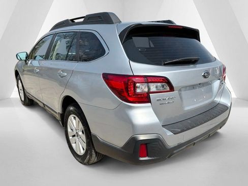 Used 2019 Subaru Outback 2.5i image 5