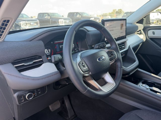 Used 2025 Ford Explorer Active RWD image 13