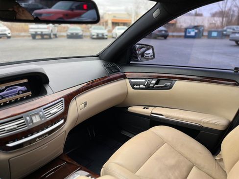Used 2011 Mercedes-Benz S 550 4MATIC image 35
