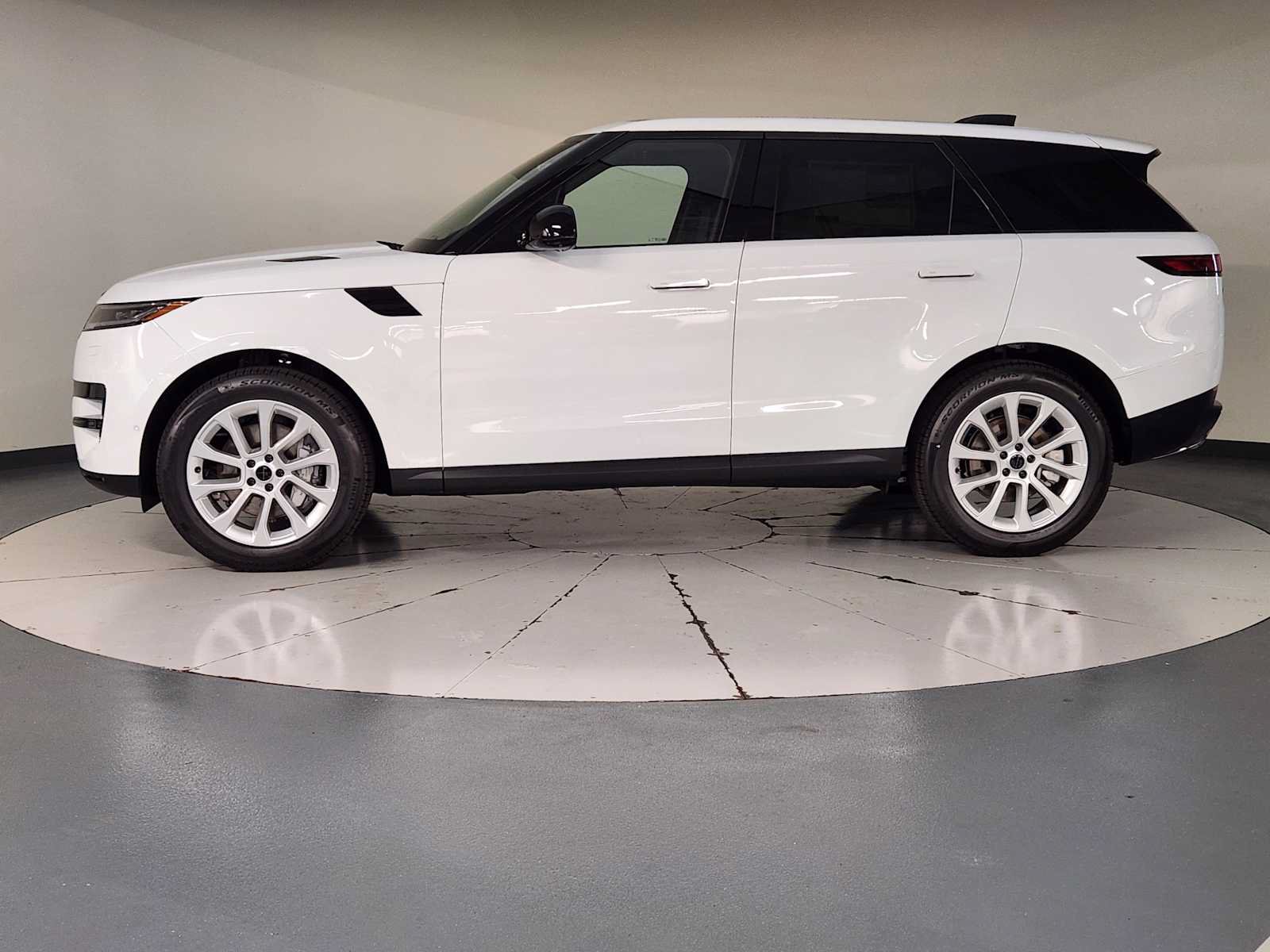 New 2027 Land Rover Range Rover Sport SE AWD/4WD image 5