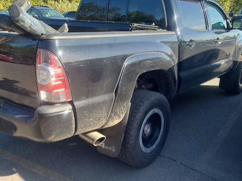 Used 2015 Toyota Tacoma TRD Pro w/ Off Road Towing Package AWD/4WD image 8