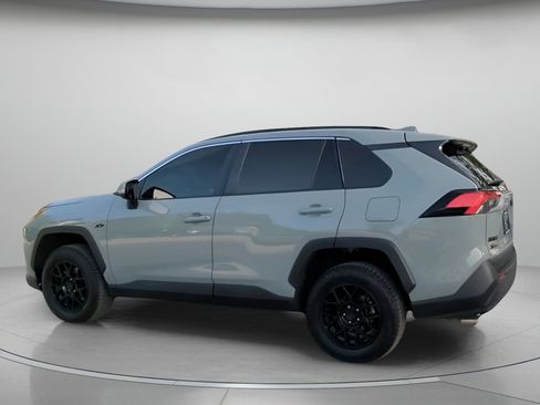 Used 2022 Toyota RAV4 XLE w/ Convenience Package FWD image 18