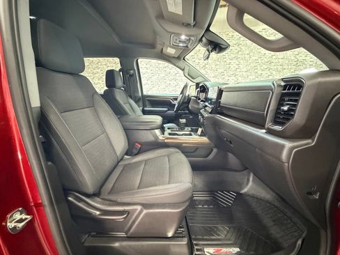Used 2024 Chevrolet Silverado 1500 LT Trail Boss w/ Convenience Package II AWD/4WD image 10