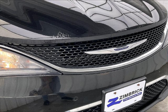 Used 2019 Chrysler Pacifica Touring-L Plus w/ Advanced Safetytec Group FWD image 30