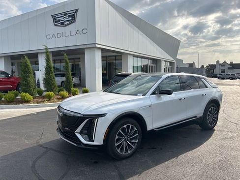 Used 2024 Cadillac Lyriq Sport AWD/4WD image 2