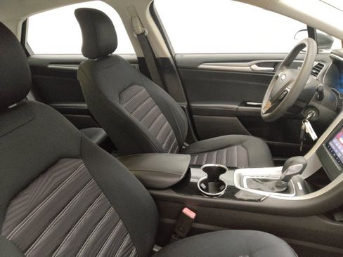 Used 2016 Ford Fusion SE FWD image 21