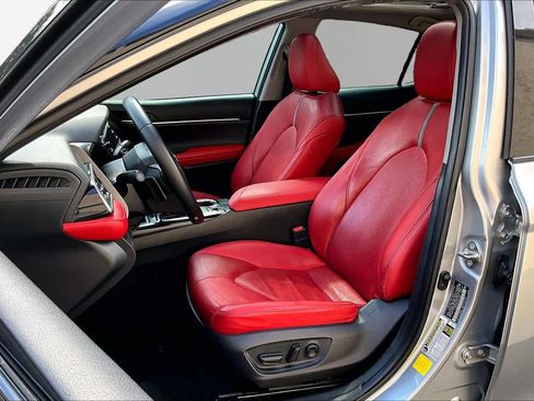 Used 2019 Toyota Camry XSE FWD image 8
