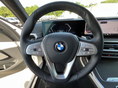 Used 2024 BMW X7 xDrive40i w/ Premium Package AWD/4WD image 18