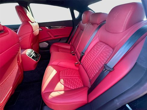 Used 2022 Maserati Quattroporte Trofeo image 14