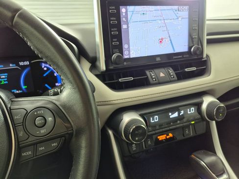 Used 2021 Toyota RAV4 Limited AWD/4WD image 18