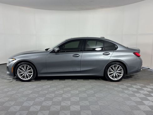Used 2023 BMW 330i Sedan w/ Premium Package RWD image 2