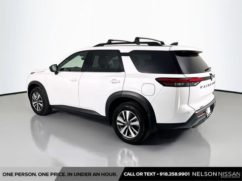 New 2026 Nissan Pathfinder SL image 7