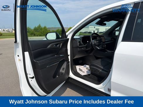 Used 2025 Chevrolet Traverse LT AWD/4WD image 18