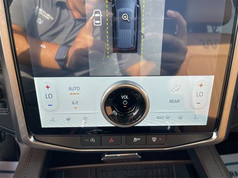 Used 2024 Ford Expedition Max King Ranch image 19