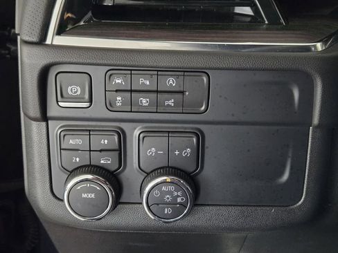 Certified 2025 Chevrolet Tahoe Premier AWD/4WD image 31