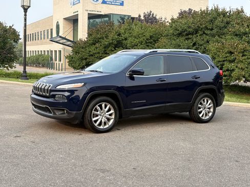 Used 2014 Jeep Cherokee Limited AWD/4WD image 2